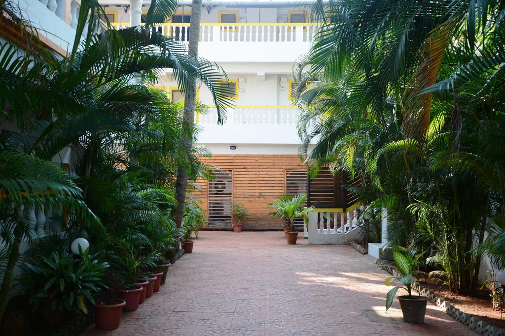 Silver Sands Sunshine - Angaara Candolim Exterior foto