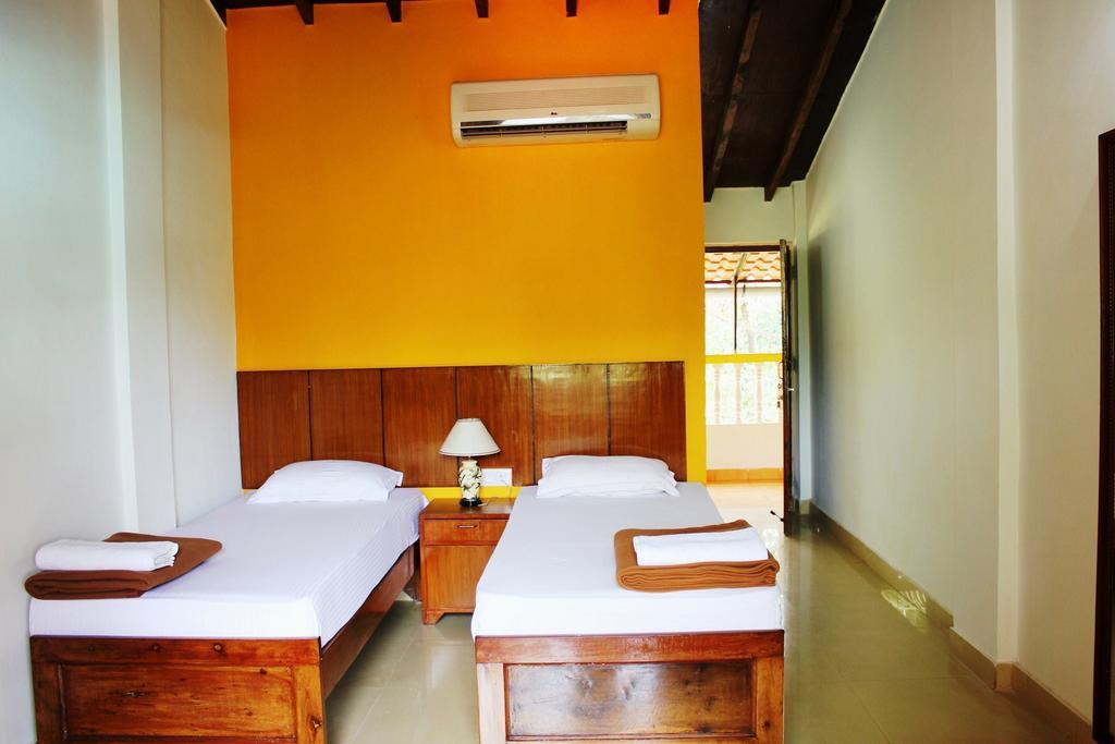 Silver Sands Sunshine - Angaara Candolim Exterior foto